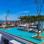 Pier 57 - 610 2 Bedroom & Best Sunset Rooftop In Pv