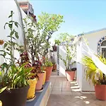 Alexandross Hostel
