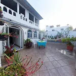 Alexandross Hostel
