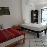 Alexandross Hostel