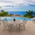 Villa Mozzafiato Private Resort With Full Staff And Heated Pool