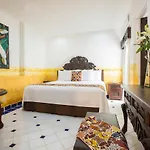 Los Arcos Suites