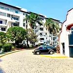 Best Location! Apartment W/ Pool