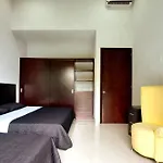New 4 Bedroom House Sleeps 16 Pool, Bbq And More!