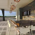 Avida - Stunning Rooftop Pool And Jacuzzi