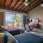 Casa Ecuador, Gorgeous Ocean Views!