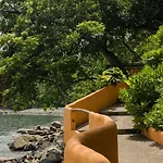 Oceanfront 15 Bedroom Villa For 28 Guests