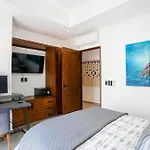 Ocean View 2Bd Retreat With Pool