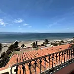 Beachfront Stay With 3 Pools Spa Gym Kids Club And Tennis