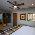1 Bedroom Stunning View 1200 Sf Loft Penthouse With 2 Bathrooms