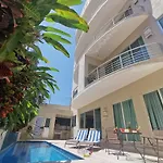 Apartments, Beach 10Min Drive, Shared Pool And Bbq