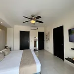 Apartments, Beach 10Min Drive, Shared Pool And Bbq