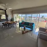 2Br Condo In Excellent Location Next To The Beach