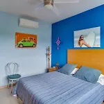 2 Bedroom Condo With Pool Only 15 Min To Marina & Beach