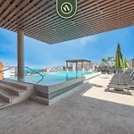 Studio In Romantic Zone - Rooftop Pool - King Bed