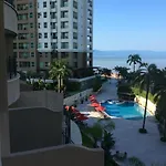 Condo Venetian Pv