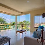 Vista Corona Luxury Condominiums