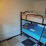 Vela Lounge & Hostel Pv - Male Only