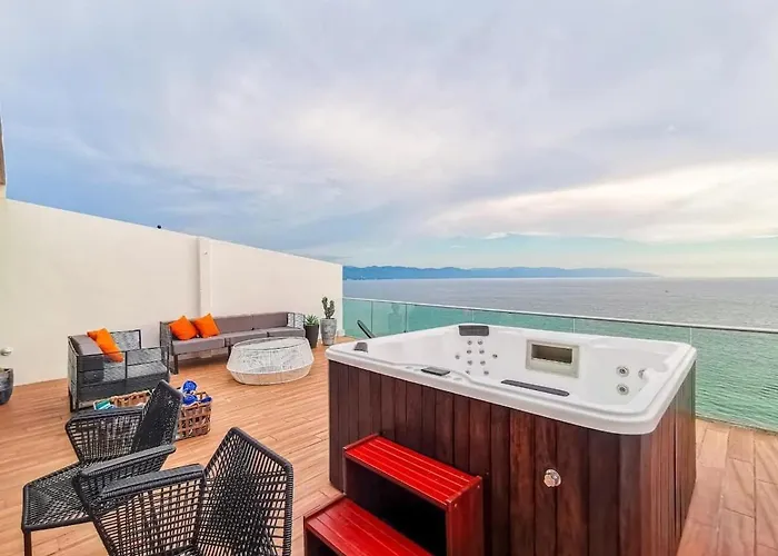 Icon Vallarta- Ph Rooftop With Jacuzzi!