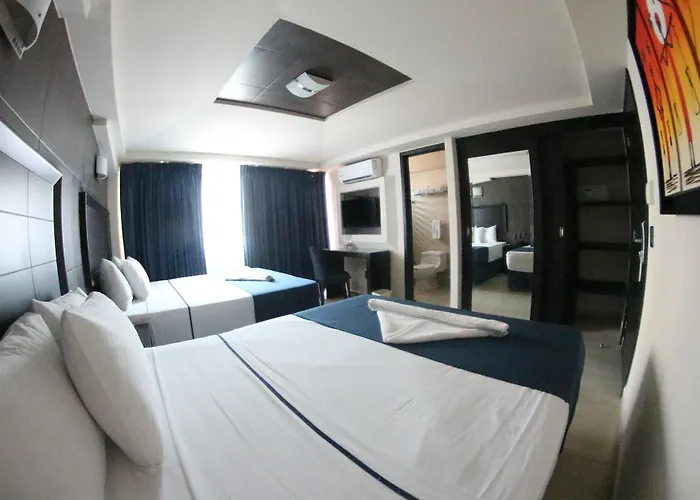 Hotel Portonovo Plaza Malecon