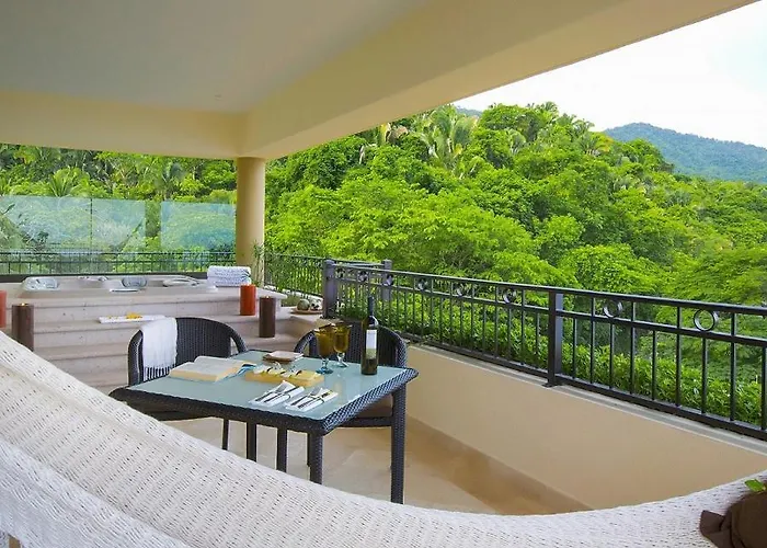 Garza Blanca 3 Bedroom Beach