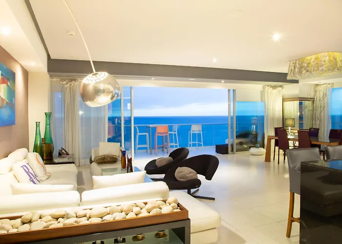 Luxury Condo Peninsula