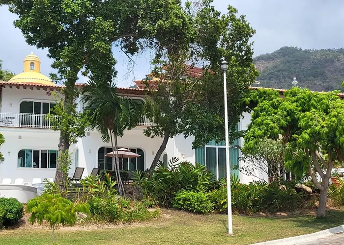 Villa Martha Garza Blanca - Heated Pool, Chef & Full Staff Included