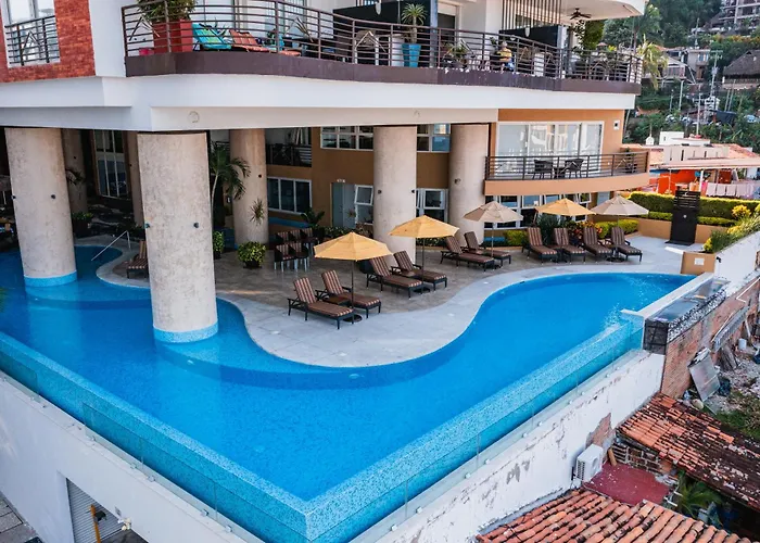 Pinnacle Resorts 180