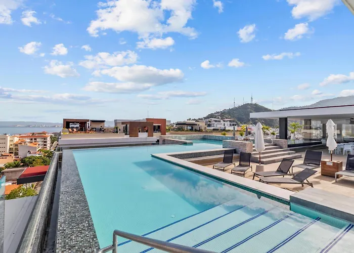 Relax In Style At Loft 268, Pool, Gym, Bbq