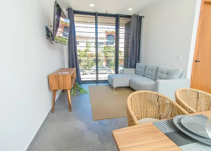 Stylish Condo With Rooftop Pool & Modern Amenities