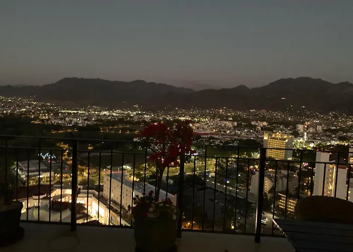 Ogovallarta, 2 Bedroom Beachfront With Double Balcony, Office, Bbq