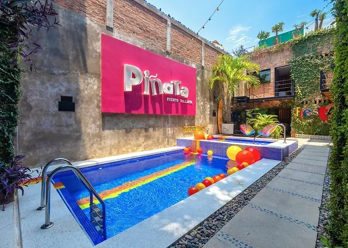 Pinata Pv Gay Hotel