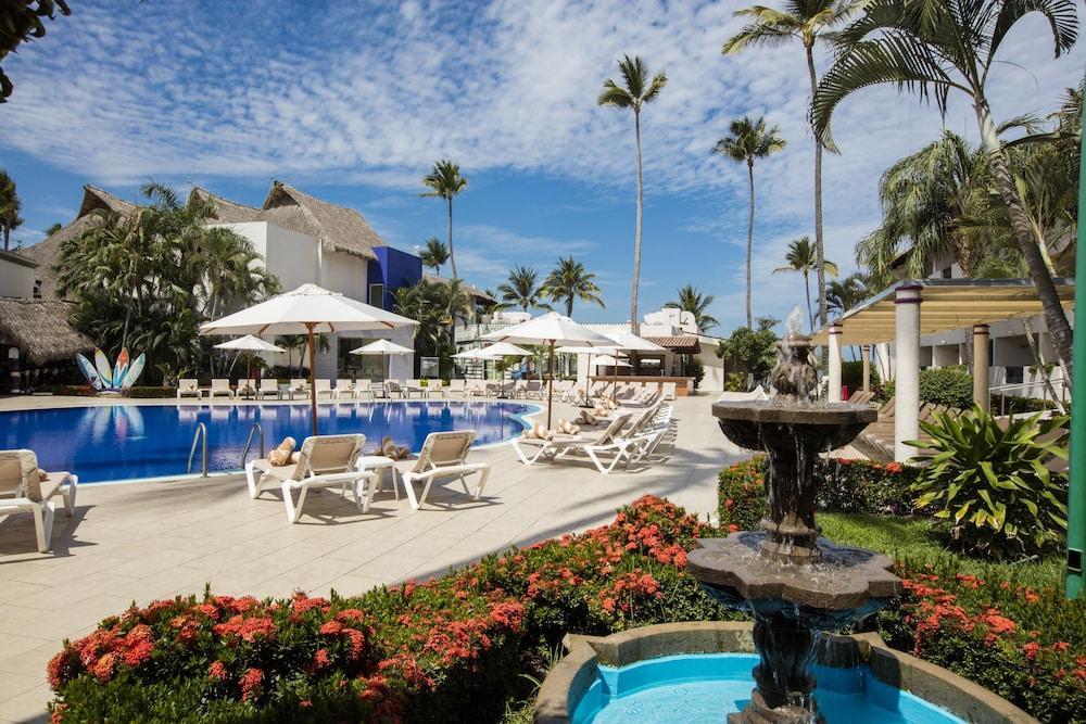 Crown Paradise Club Resort