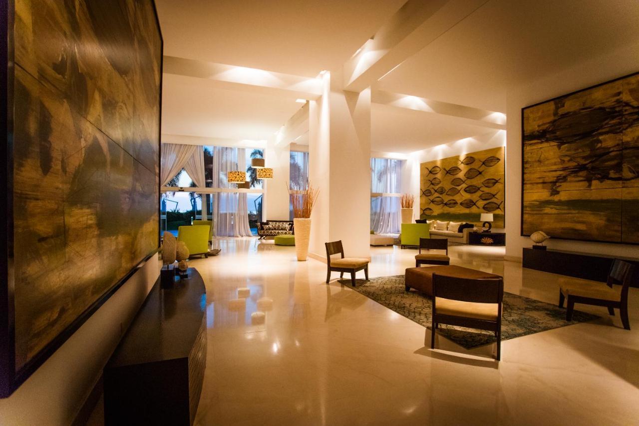 Luxury Peninsula Apartment