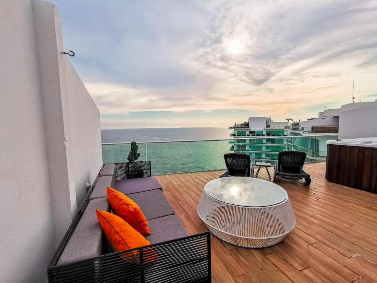 Apartment Icon Vallarta- Ph Rooftop With Jacuzzi! Puerto Vallarta