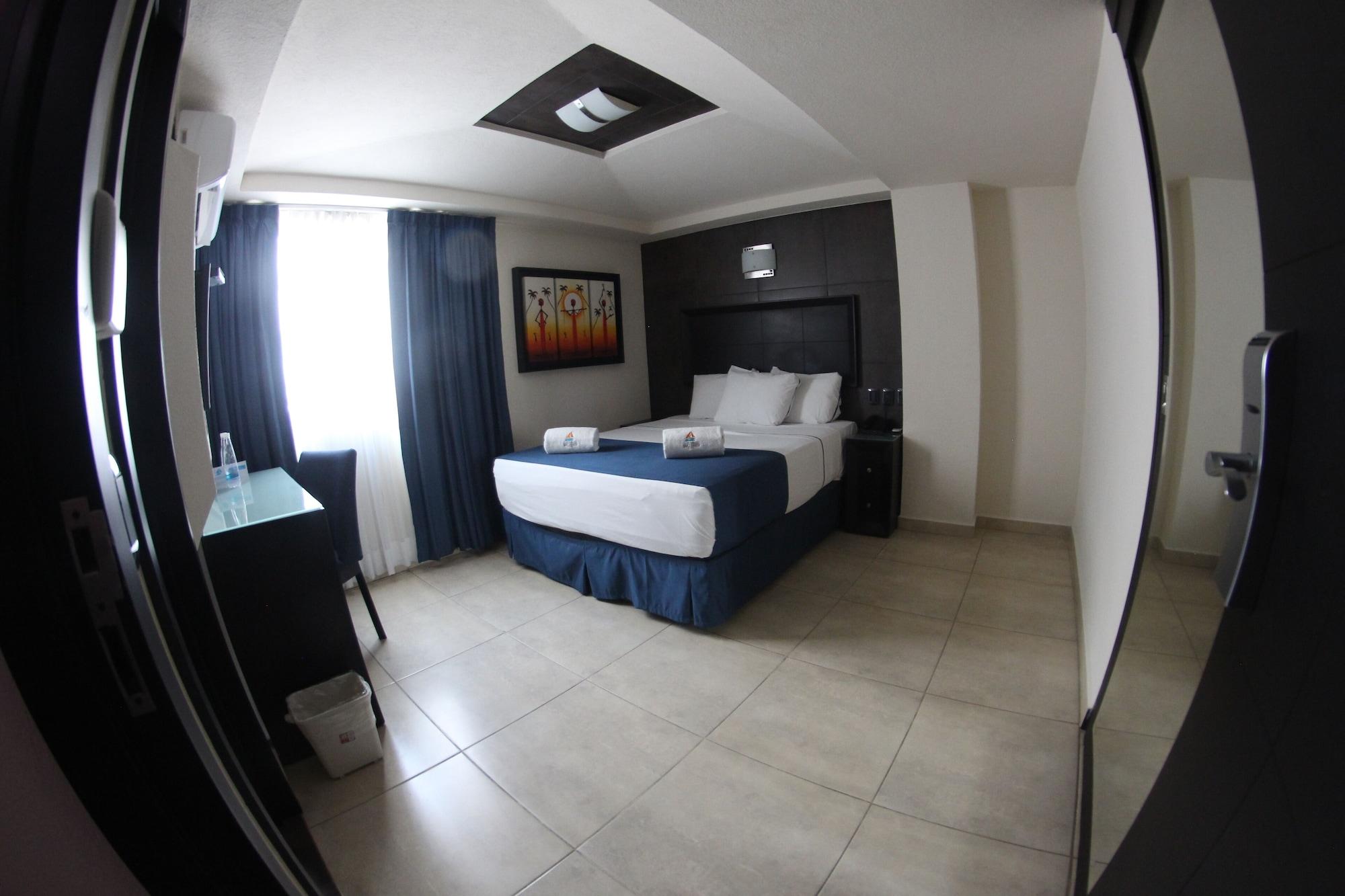 Hotel Portonovo Plaza Malecon 3*