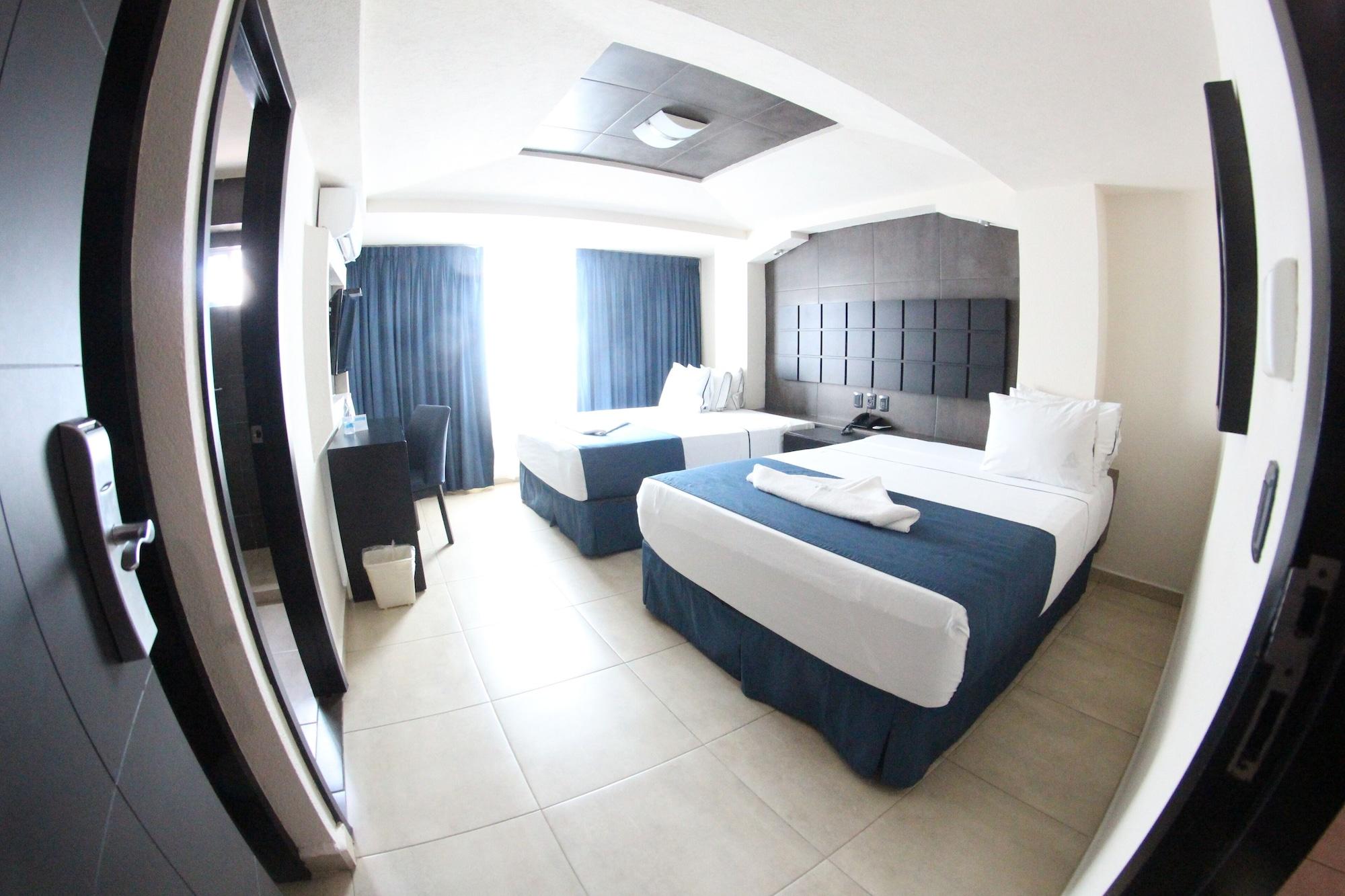 Portonovo Plaza Malecon Hotel