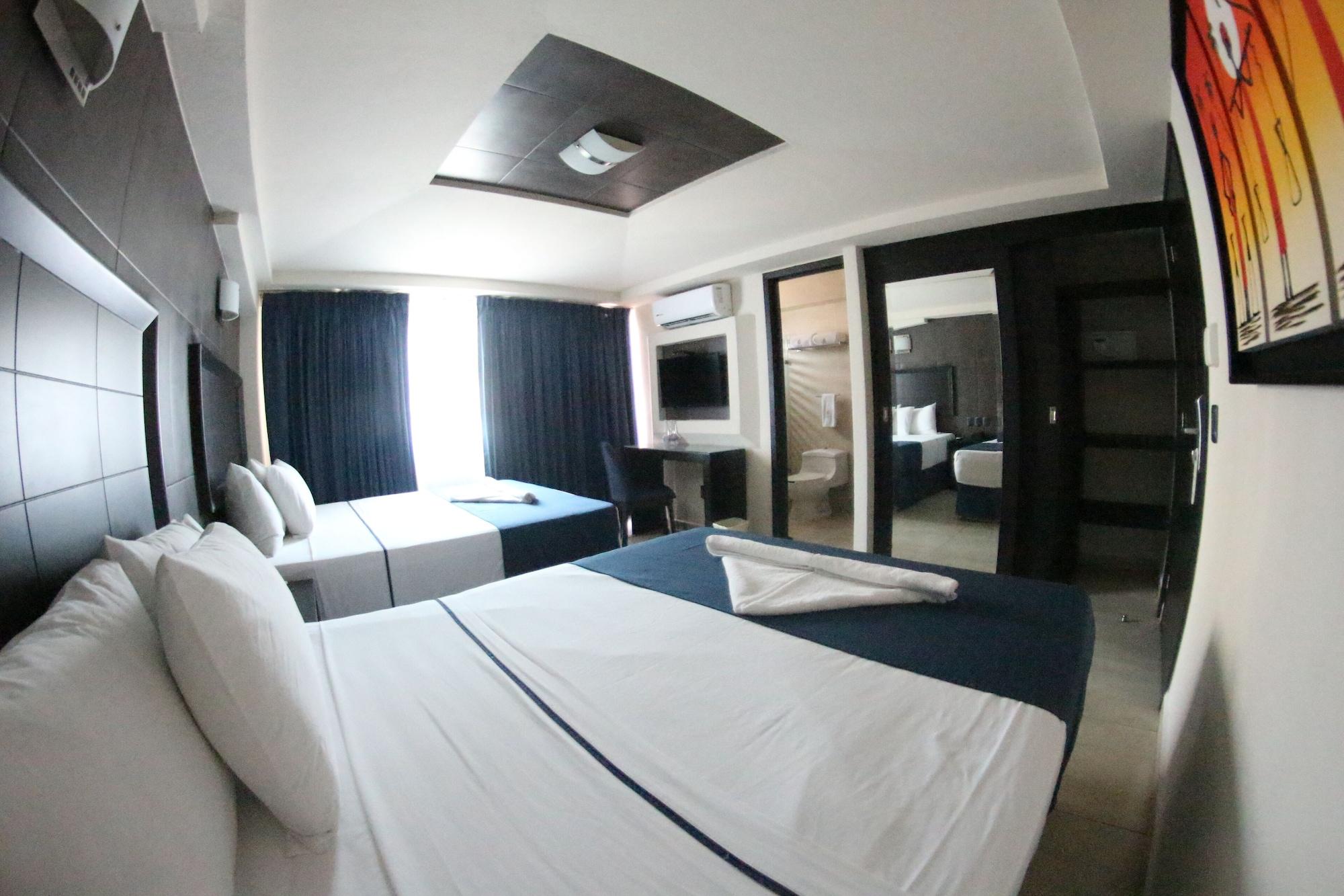 Portonovo Plaza Malecon Hotel