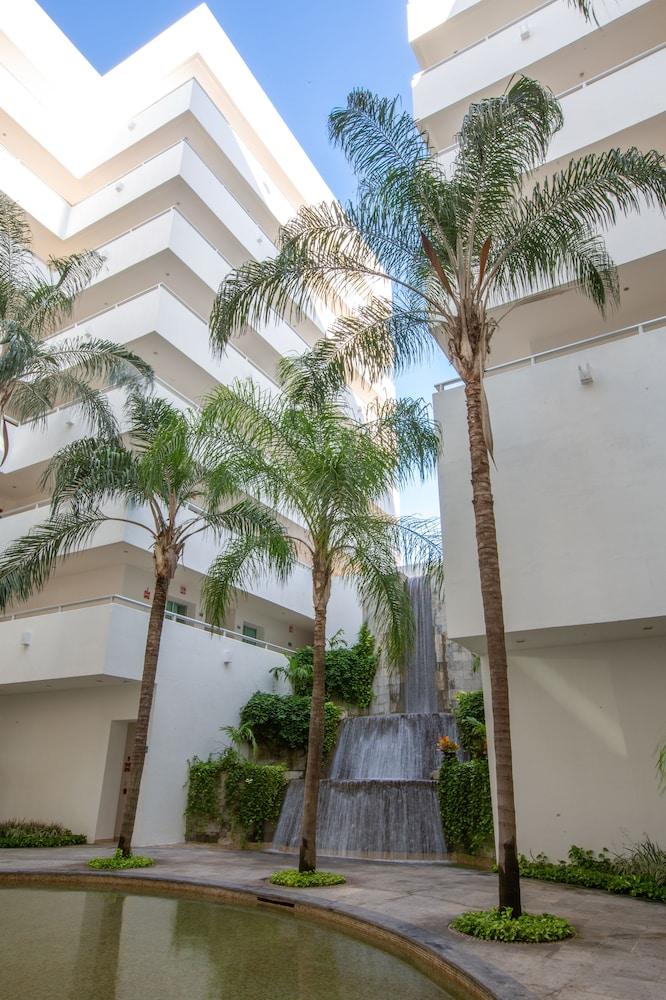 Ocean Breeze Nuevo Vallarta Hotel