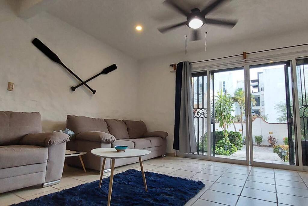 Blue House Apartment *