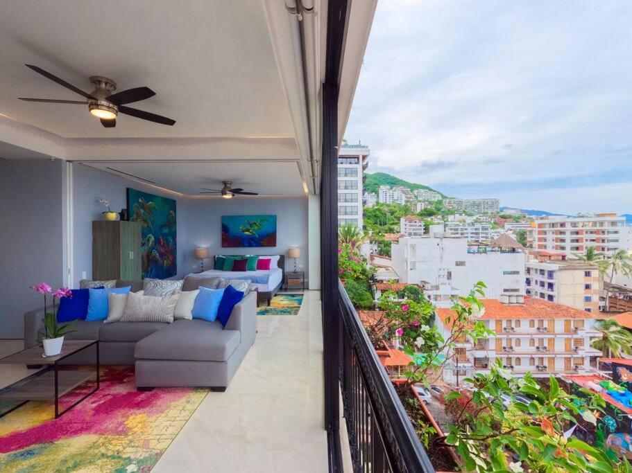 Luxury Oceanview Modern Apartment *