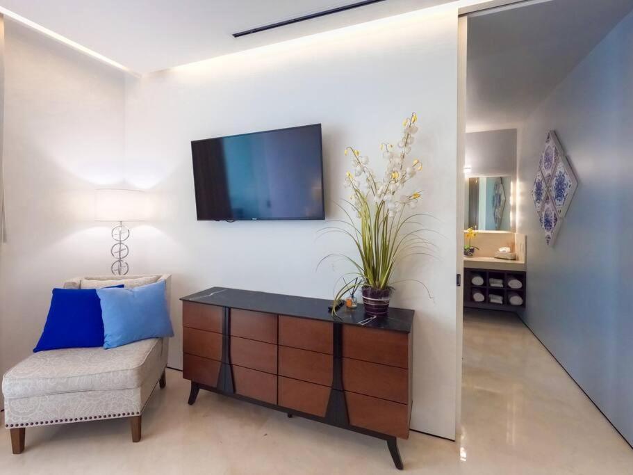 Luxury Oceanview Modern