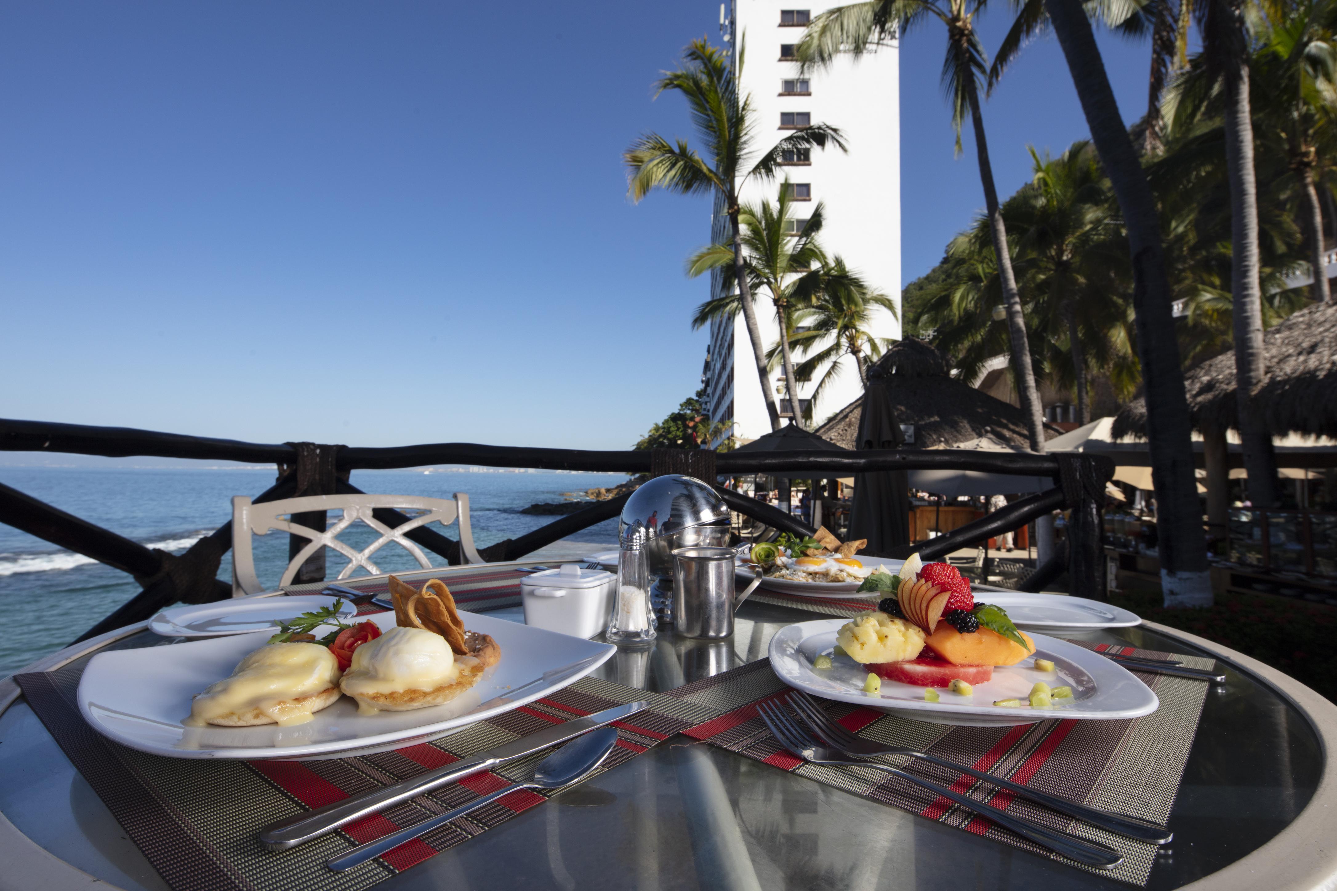 Costa Sur & Resort