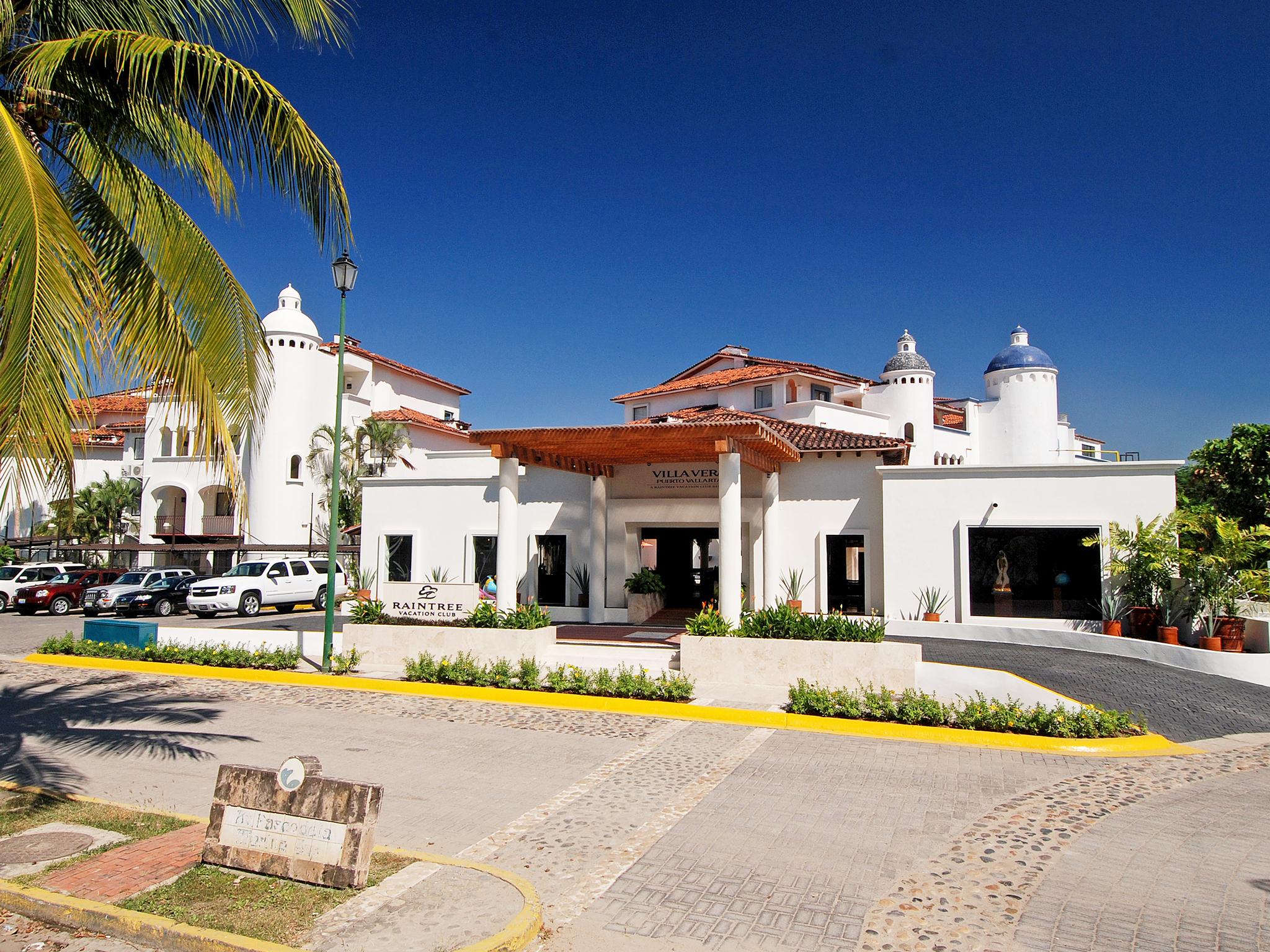Vera Puerto Vallarta