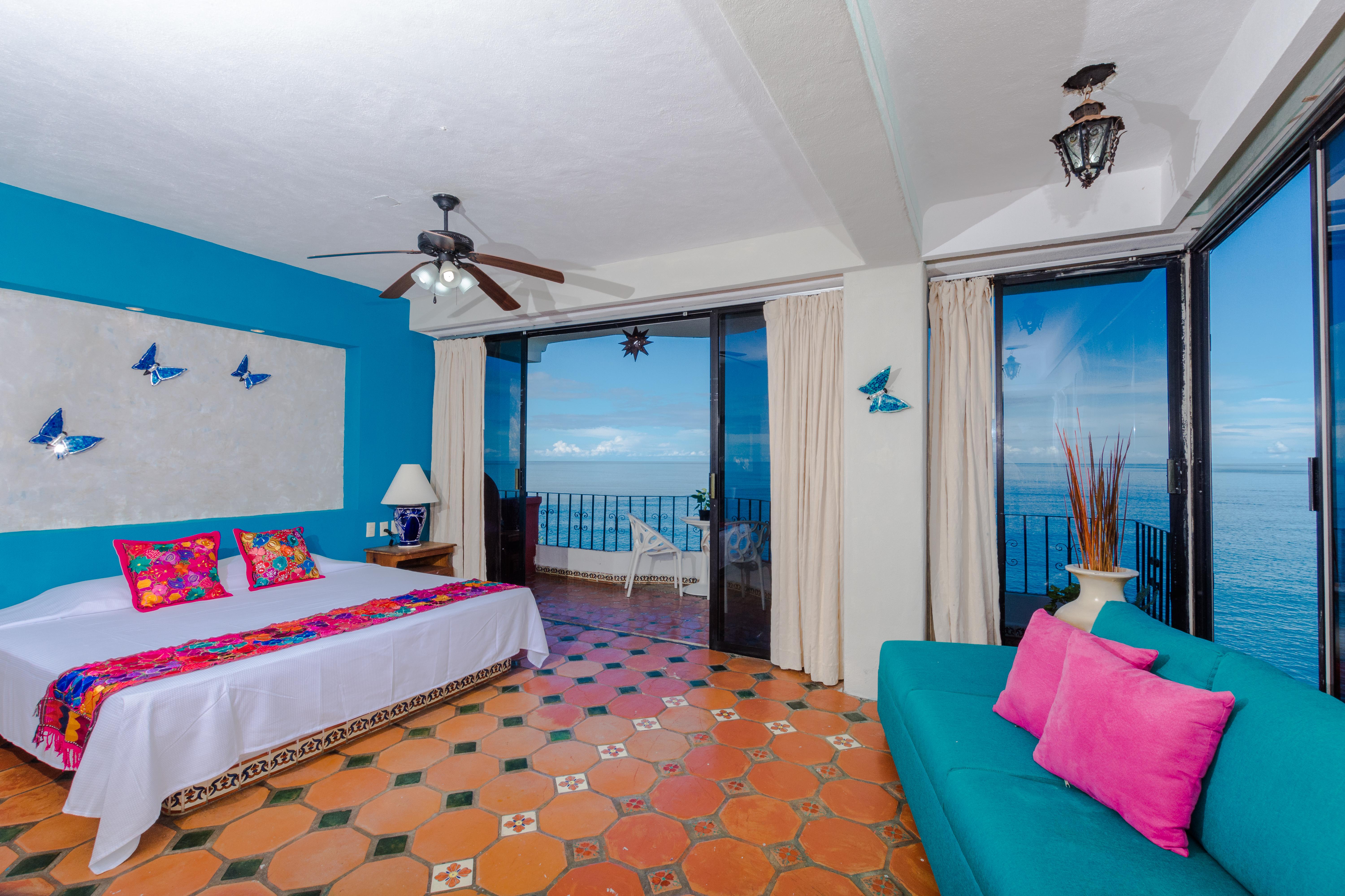 Mar Sereno & Puerto Vallarta