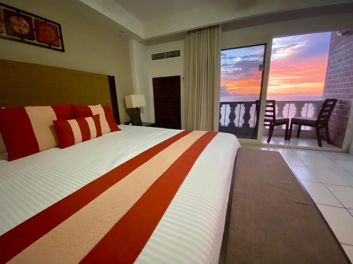 Resort Costa Sur & Puerto Vallarta