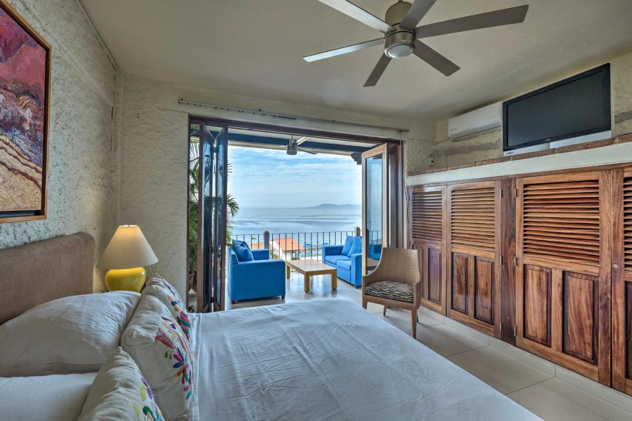 With Pool - Walk To La Playa! Apartment *