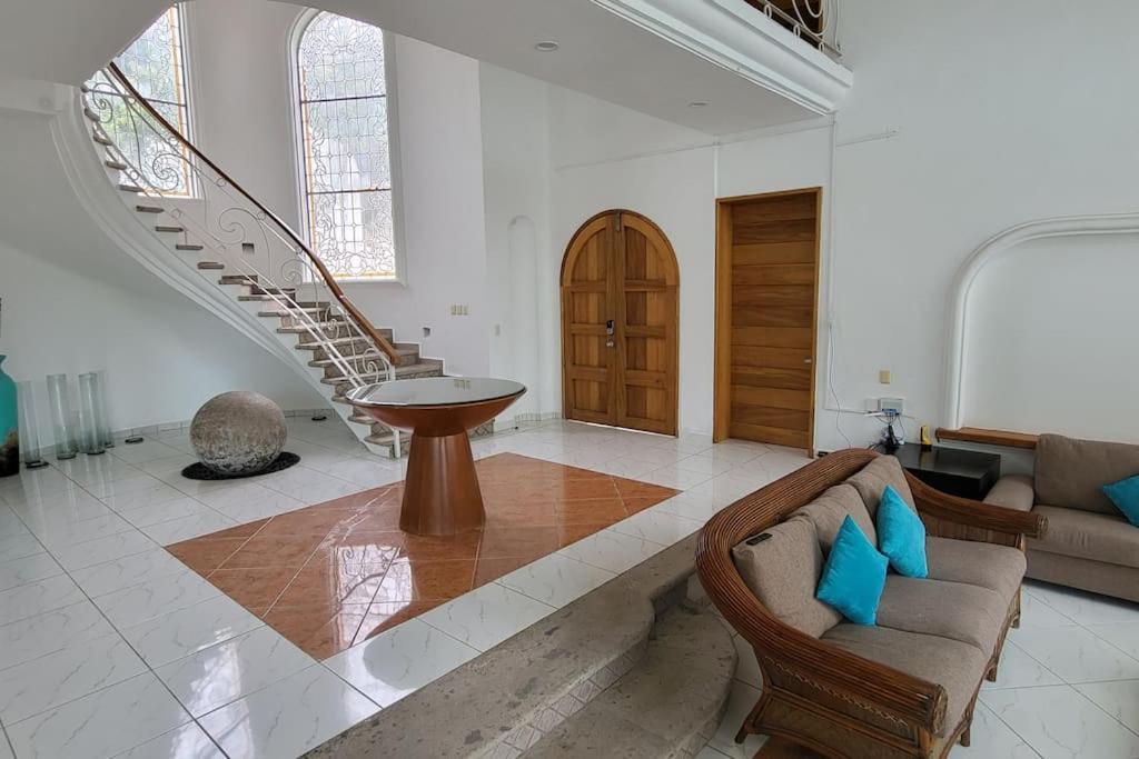 Martha Garza Blanca - Heated Pool, Chef & Full Staff Included