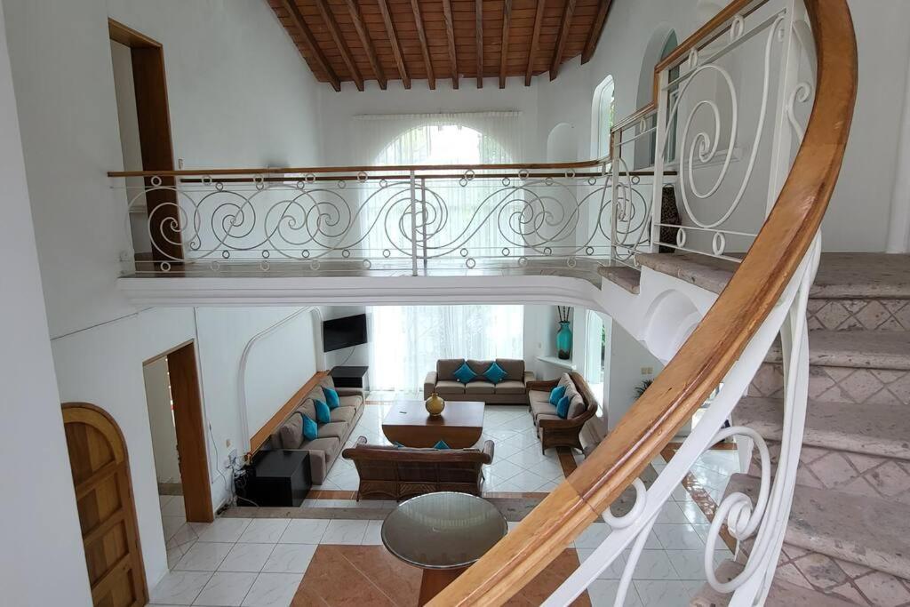 Martha Garza Blanca - Heated Pool, Chef & Full Staff Included *