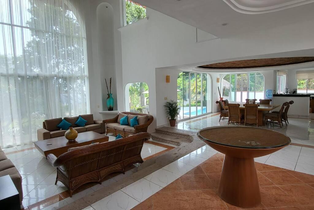 Villa Martha Garza Blanca - Heated Pool, Chef & Full Staff Included *
